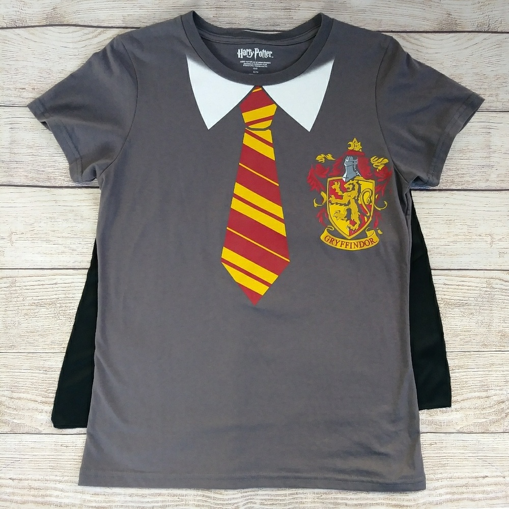 ⬇ Harry Potter Gryffindor Tee with Cape - Picture 1 of 6